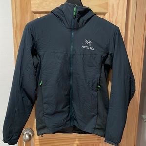 Arc’teryx Men’s S Atom Hoody. Excellent used condition.